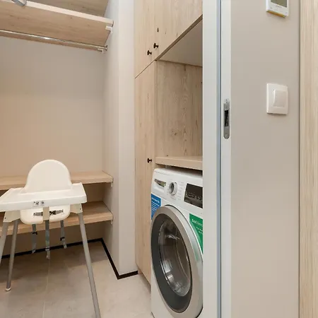 Jasne Apartmenty Z Parkingiem Popieluszki W Gdansku By Renters Apartamento Gdańsk
