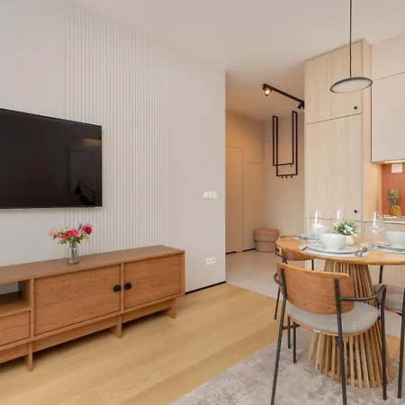 Jasne Apartmenty Z Parkingiem Popieluszki W Gdansku By Renters *