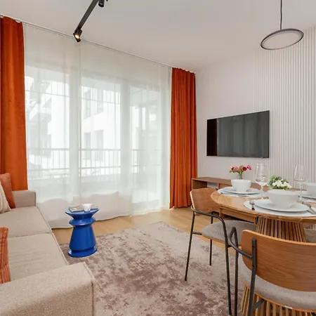 Jasne Apartmenty Z Parkingiem Popieluszki W Gdansku By Renters Apartamento Gdańsk