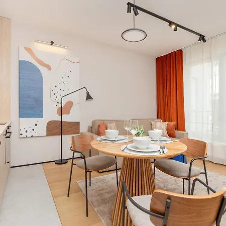 Jasne Apartmenty Z Parkingiem Popieluszki W Gdansku By Renters Gdańsk