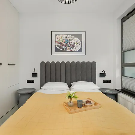 Jasne Apartmenty Z Parkingiem Popieluszki W Gdansku By Renters Appartement Gdańsk